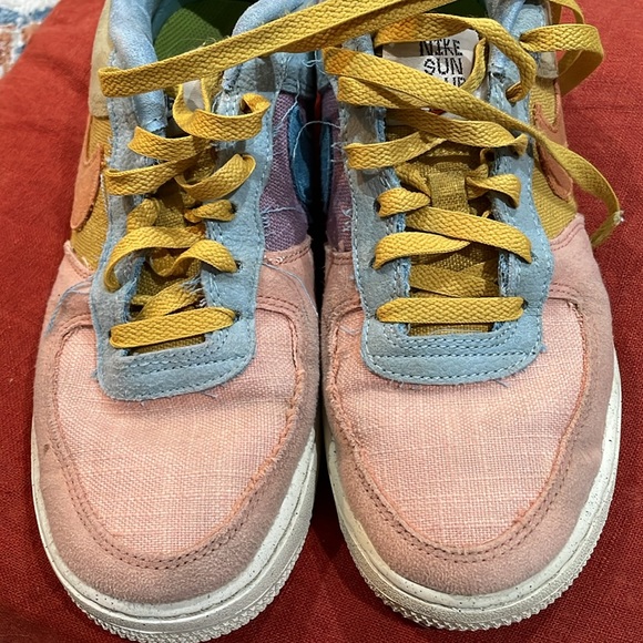 Nike Air Force 1 Sun Club Casual Shoes DM0984-700  7Y - Picture 7 of 7